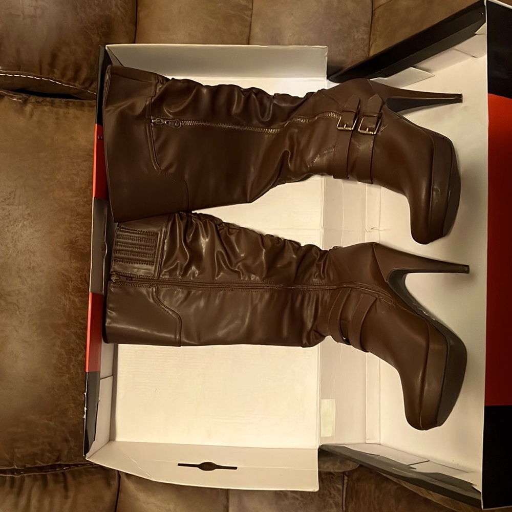 Guess Chocolate Brown Boots. Very sexy edition!